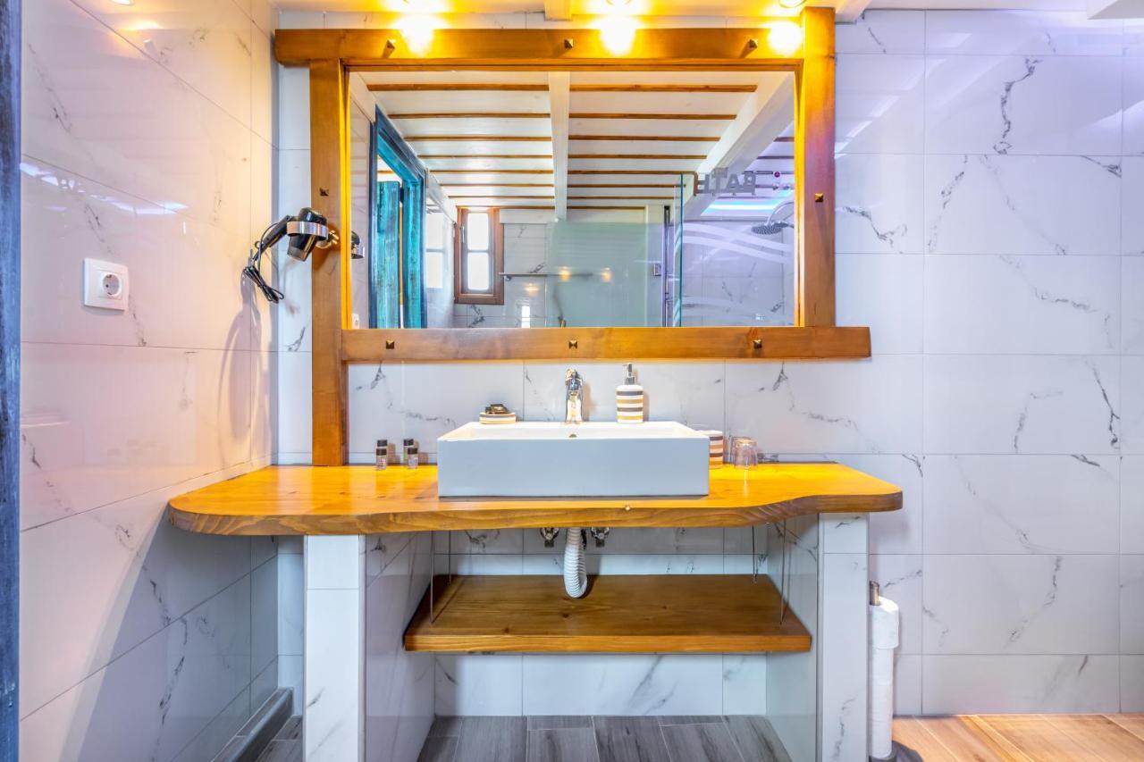Cava D"Oro Suites Rhodes City エクステリア 写真
